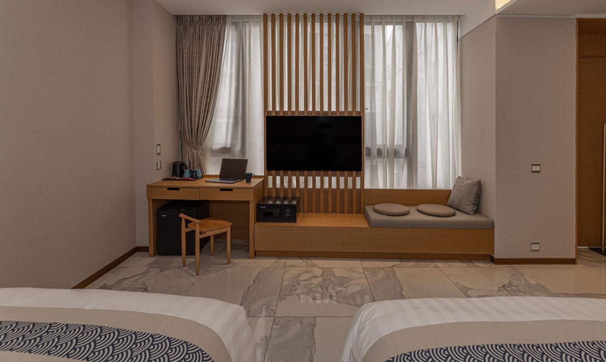 Sun Moon Lake Apollo Resort Hotel หยูฉี ภายนอก รูปภาพ